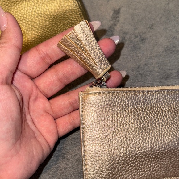 EXPRESS- Gold Textured Clutch Set - Picture 13 of 17